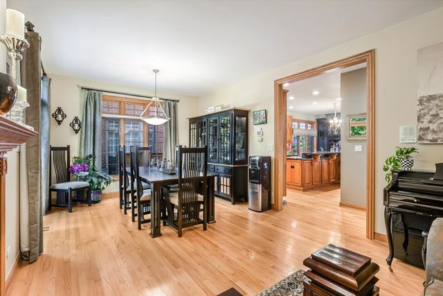 300 S Rose Avenue, Park Ridge, IL 60068