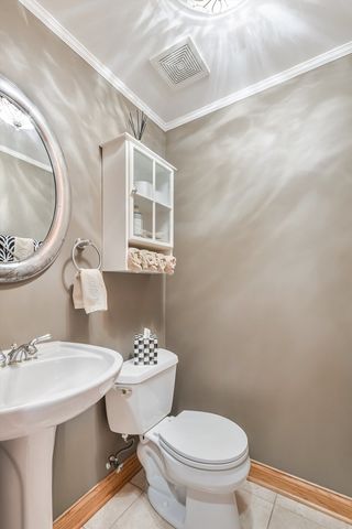 300 S Rose Avenue, Park Ridge, IL 60068