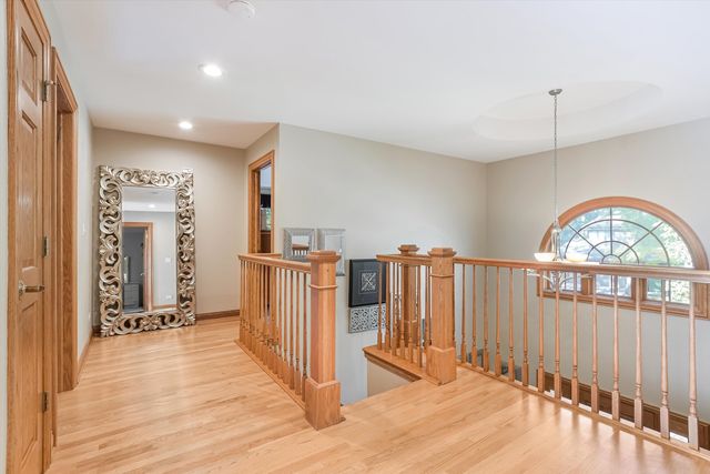 300 S Rose Avenue, Park Ridge, IL 60068