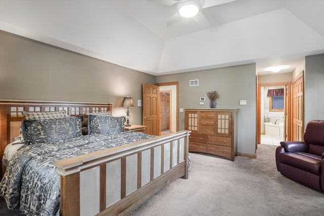 300 S Rose Avenue, Park Ridge, IL 60068