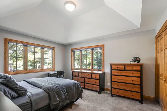 300 S Rose Avenue, Park Ridge, IL 60068