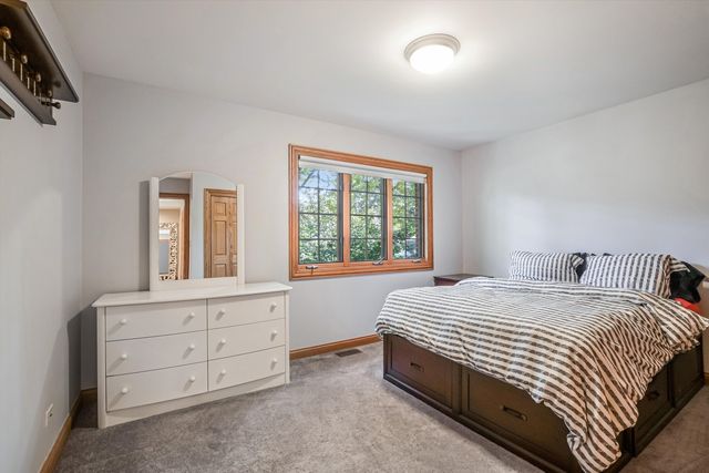 300 S Rose Avenue, Park Ridge, IL 60068