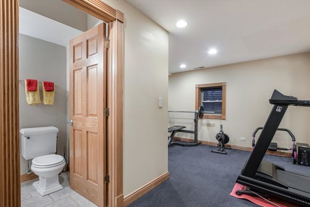 300 S Rose Avenue, Park Ridge, IL 60068