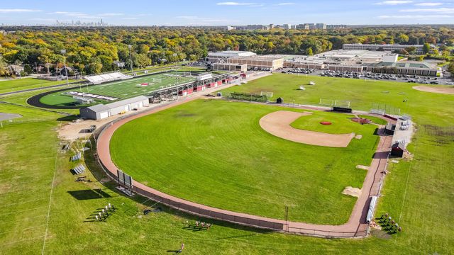 300 S Rose Avenue, Park Ridge, IL 60068