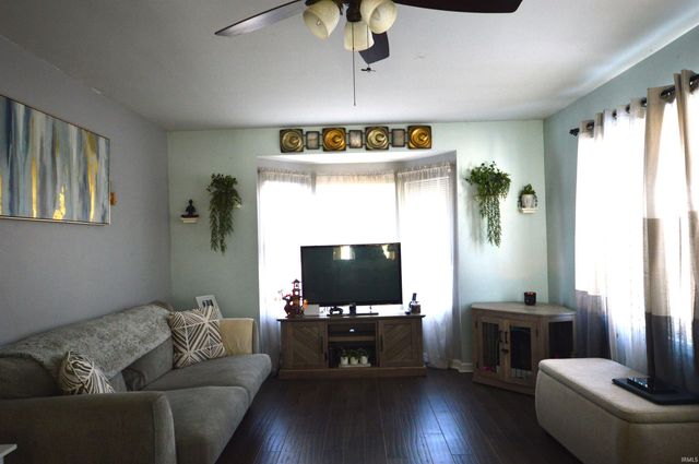 11875 E South Avenue, Walkerton, IN 46574