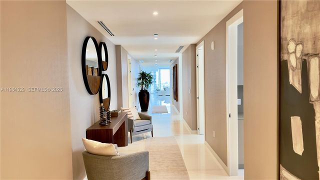 300 Biscayne Boulevard Way 2601E, Miami, FL 33131