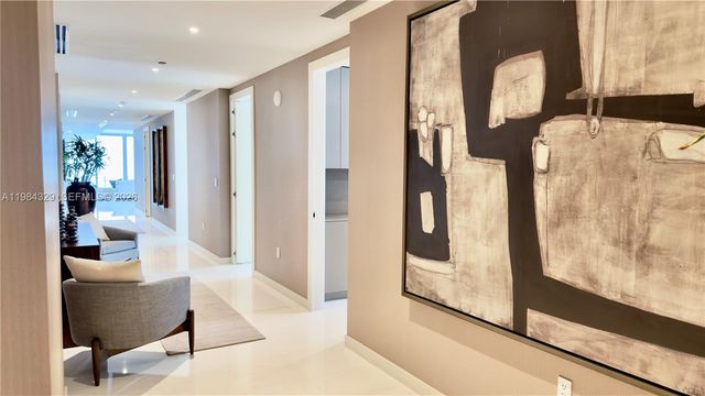 300 Biscayne Boulevard Way 2601E, Miami, FL 33131