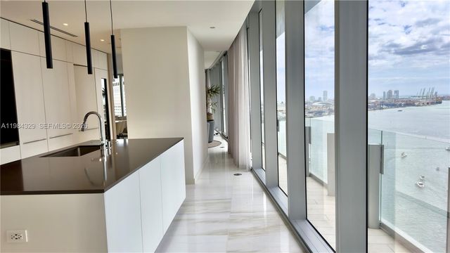 300 Biscayne Boulevard Way 2601E, Miami, FL 33131