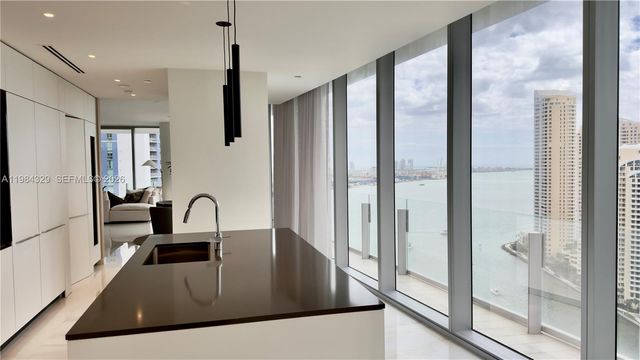 300 Biscayne Boulevard Way 2601E, Miami, FL 33131
