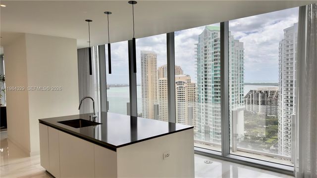300 Biscayne Boulevard Way 2601E, Miami, FL 33131