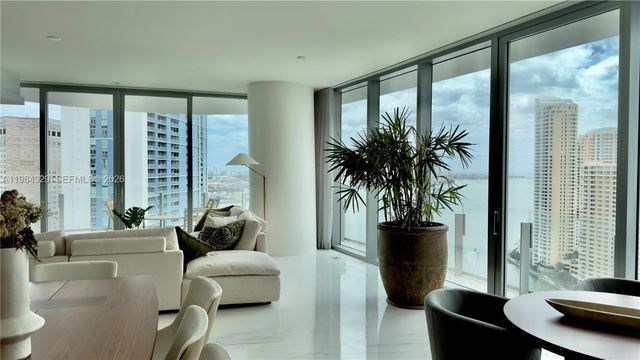 300 Biscayne Boulevard Way 2601E, Miami, FL 33131