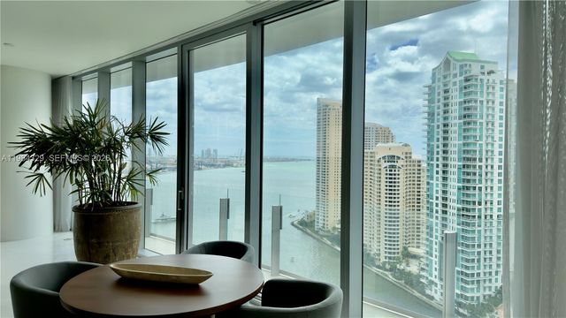 300 Biscayne Boulevard Way 2601E, Miami, FL 33131