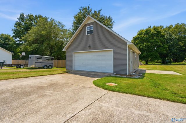 423 Ariel Drive NW, Harvest, AL 35749