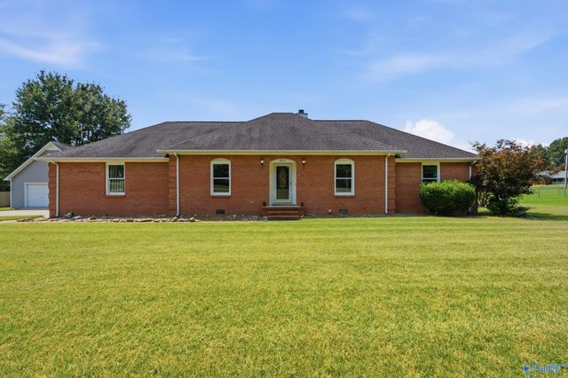 423 Ariel Drive NW, Harvest, AL 35749
