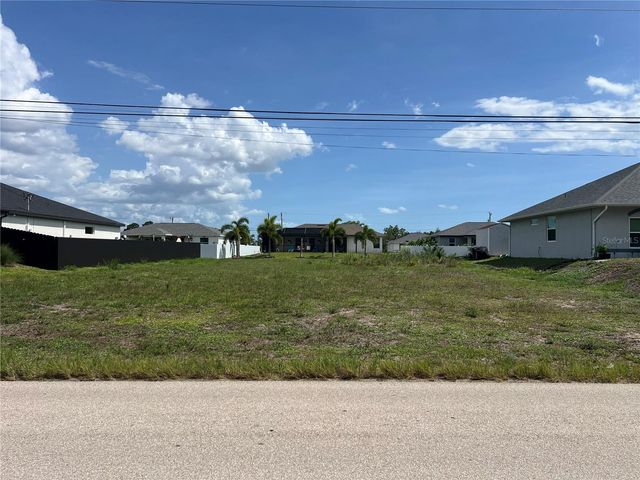 406 JACARANDA PKWY E, Cape Coral, FL 33909