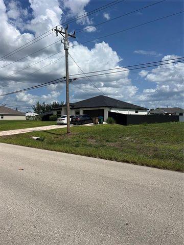 406 JACARANDA PKWY E, Cape Coral, FL 33909