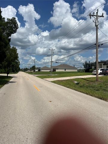 406 JACARANDA PKWY E, Cape Coral, FL 33909