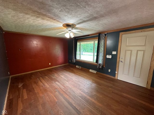 2138 W Range Line Road, Greencastle, IN 46135