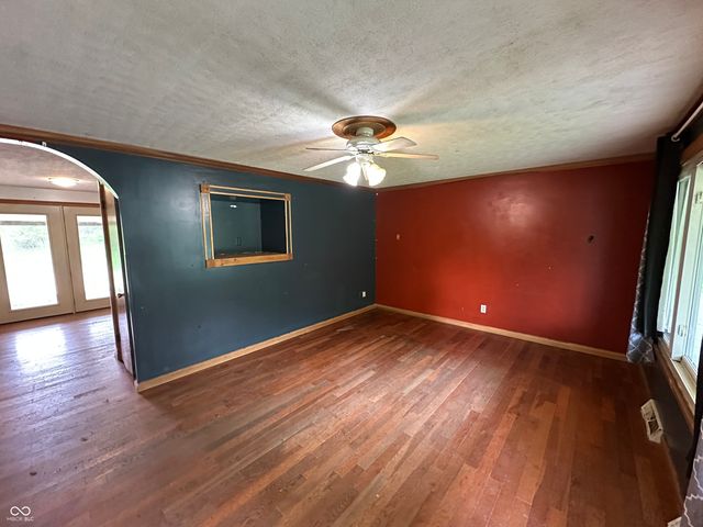 2138 W Range Line Road, Greencastle, IN 46135