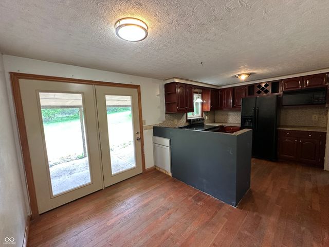 2138 W Range Line Road, Greencastle, IN 46135