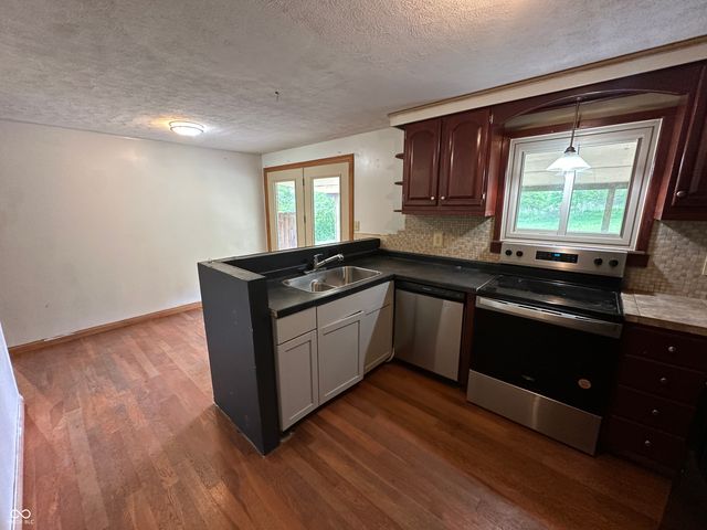 2138 W Range Line Road, Greencastle, IN 46135