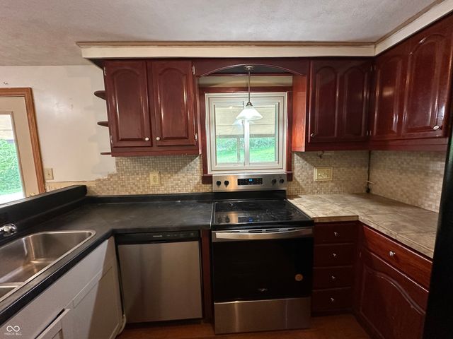 2138 W Range Line Road, Greencastle, IN 46135