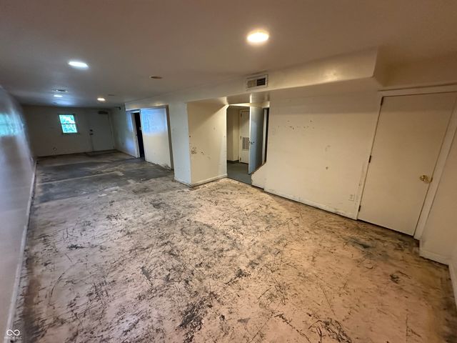 2138 W Range Line Road, Greencastle, IN 46135