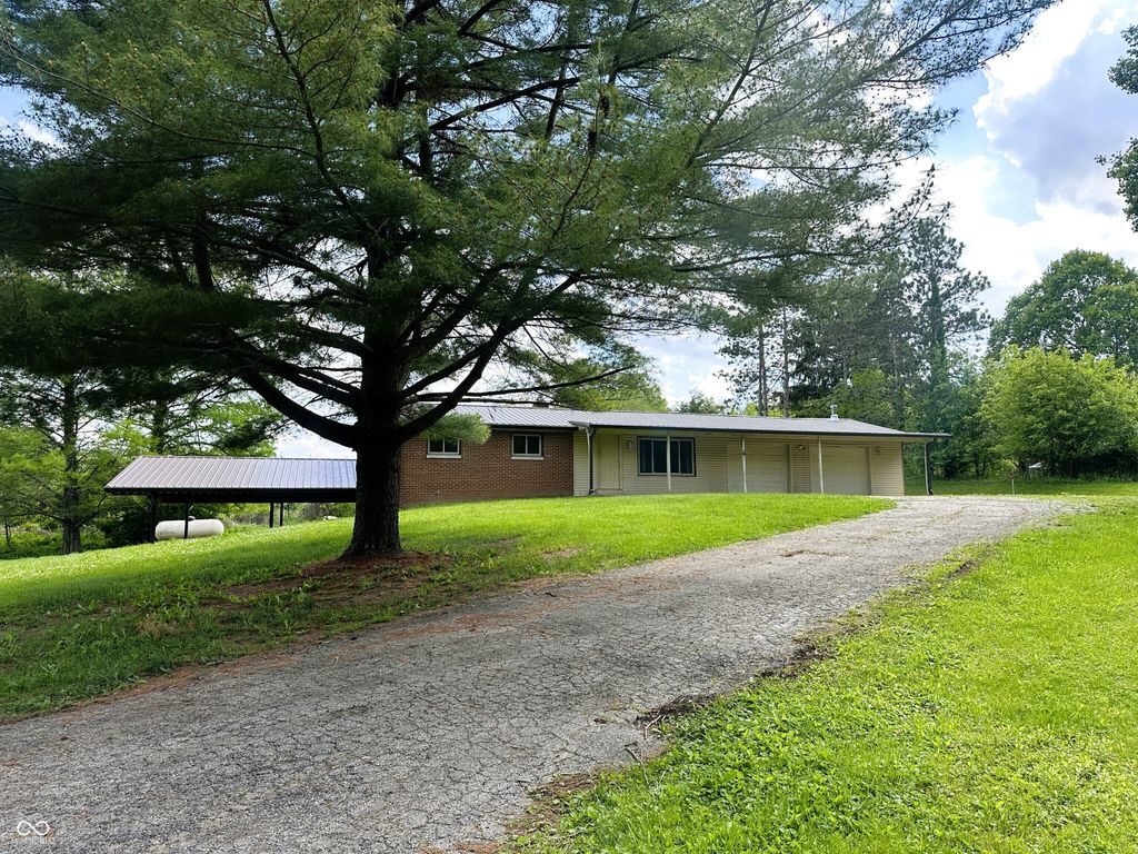 2138 W Range Line Road, Greencastle, IN 46135