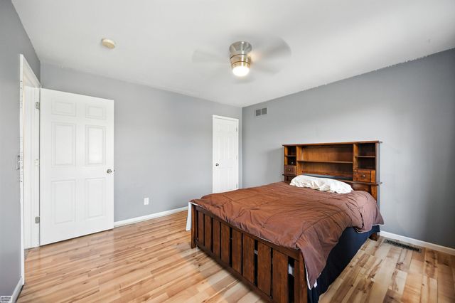 42680 Chippewa Drive, Clinton Twp, MI 48038