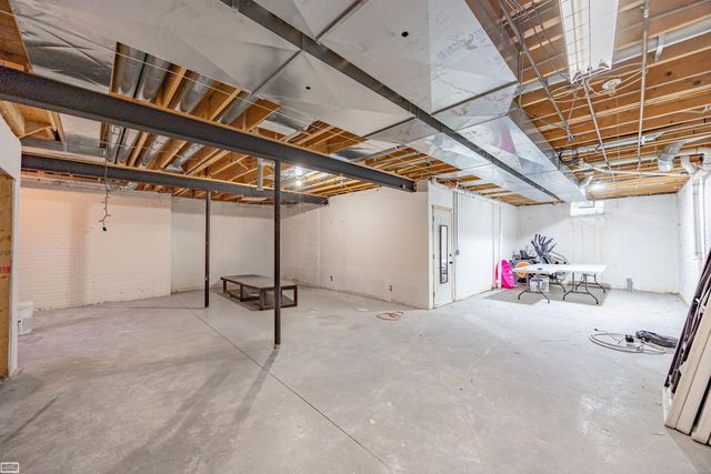 42680 Chippewa Drive, Clinton Twp, MI 48038