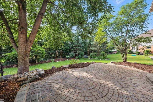 42680 Chippewa Drive, Clinton Twp, MI 48038