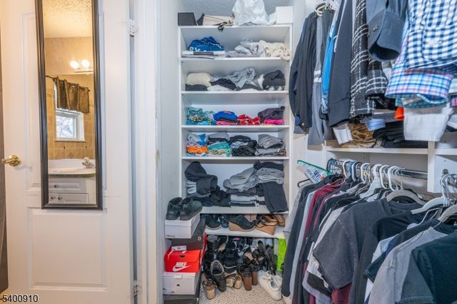 8605 Brittany Dr, Wayne Twp., NJ 07470