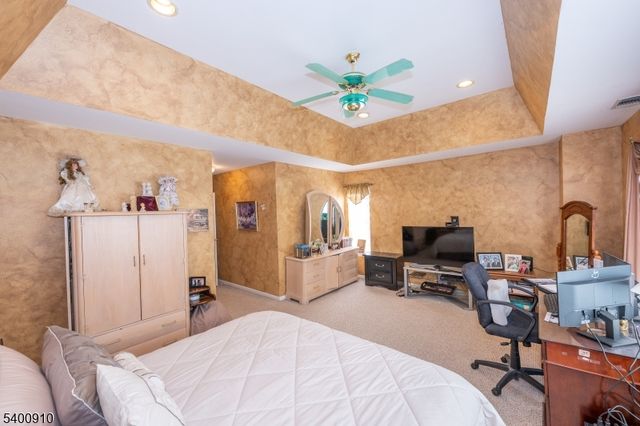 8605 Brittany Dr, Wayne Twp., NJ 07470