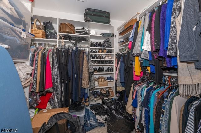 8605 Brittany Dr, Wayne Twp., NJ 07470