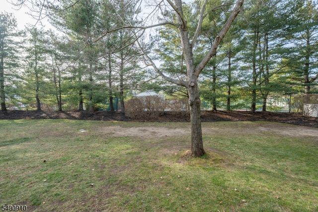 8605 Brittany Dr, Wayne Twp., NJ 07470