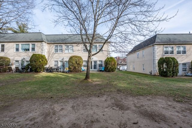 8605 Brittany Dr, Wayne Twp., NJ 07470