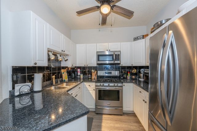 8605 Brittany Dr, Wayne Twp., NJ 07470