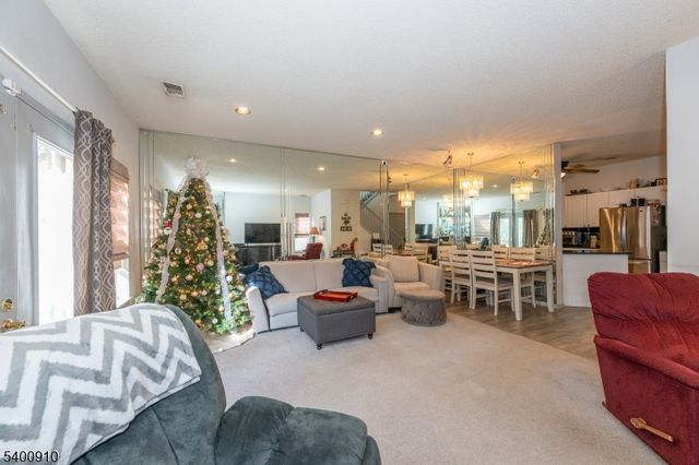 8605 Brittany Dr, Wayne Twp., NJ 07470