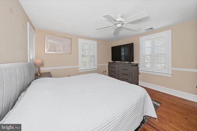 2302 FOULK RD, Wilmington, DE 19810