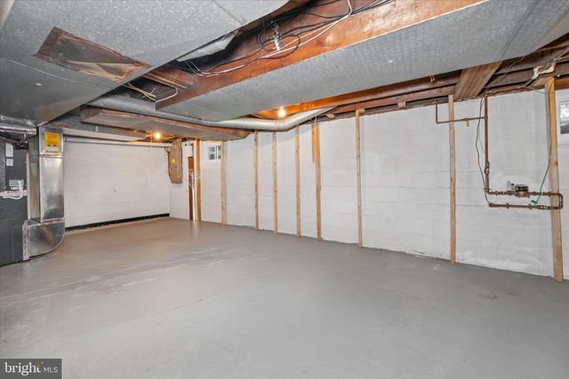 2302 FOULK RD, Wilmington, DE 19810