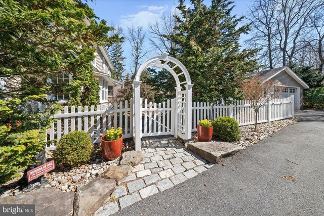 2302 FOULK RD, Wilmington, DE 19810