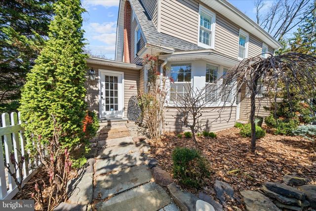 2302 FOULK RD, Wilmington, DE 19810