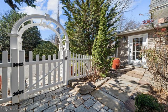 2302 FOULK RD, Wilmington, DE 19810