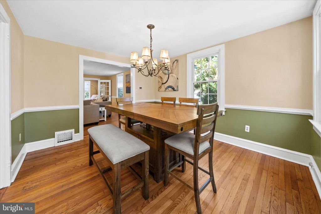 Image 17 of property listing at 2302 FOULK RD, Wilmington, DE 19810