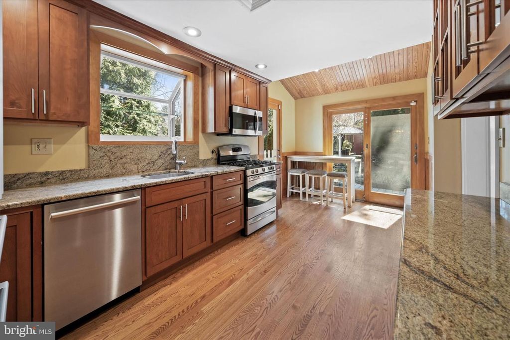 Image 18 of property listing at 2302 FOULK RD, Wilmington, DE 19810