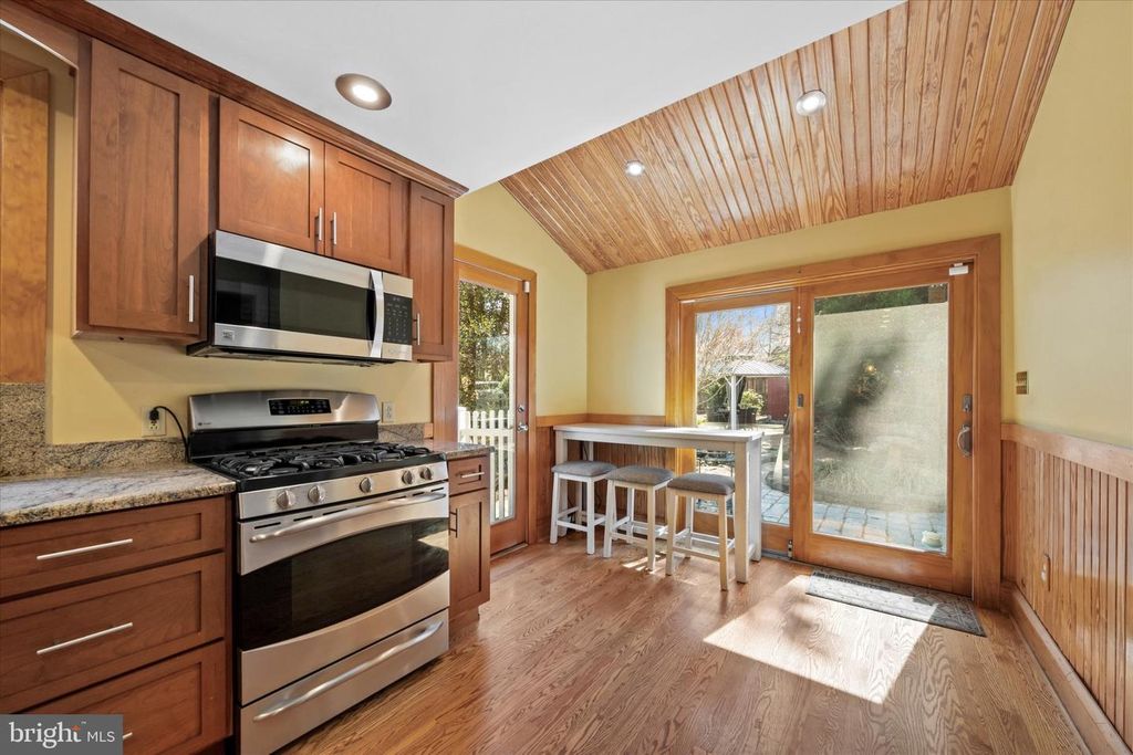 Image 19 of property listing at 2302 FOULK RD, Wilmington, DE 19810