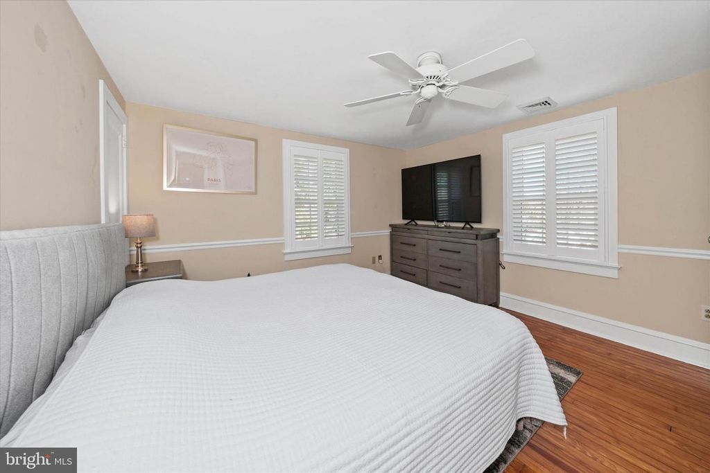 Image 28 of property listing at 2302 FOULK RD, Wilmington, DE 19810