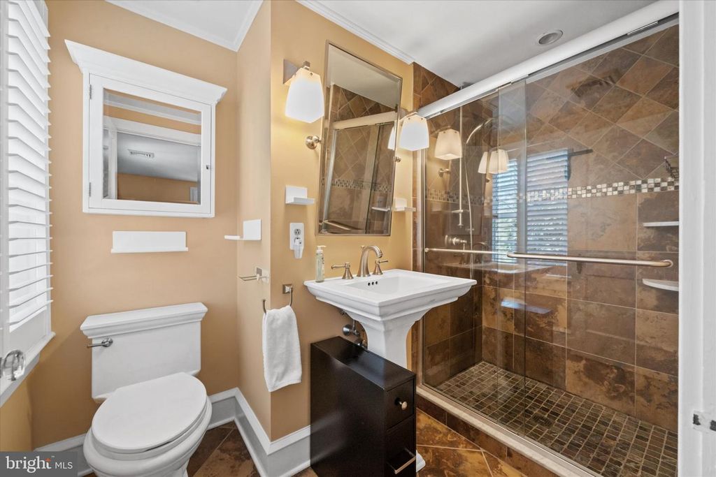 Image 30 of property listing at 2302 FOULK RD, Wilmington, DE 19810