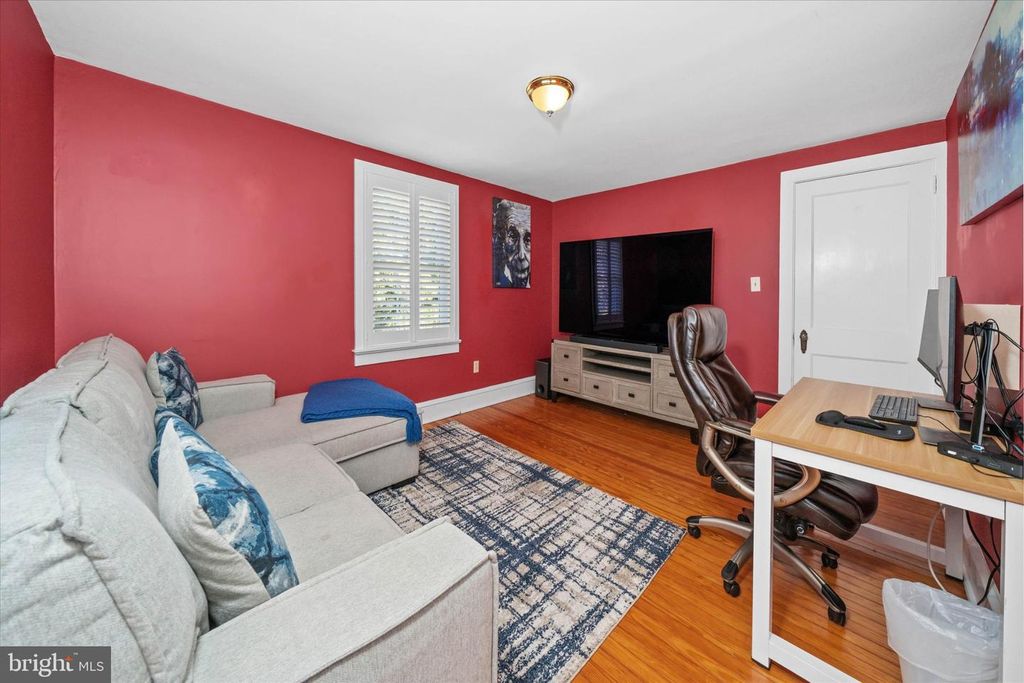 Image 37 of property listing at 2302 FOULK RD, Wilmington, DE 19810