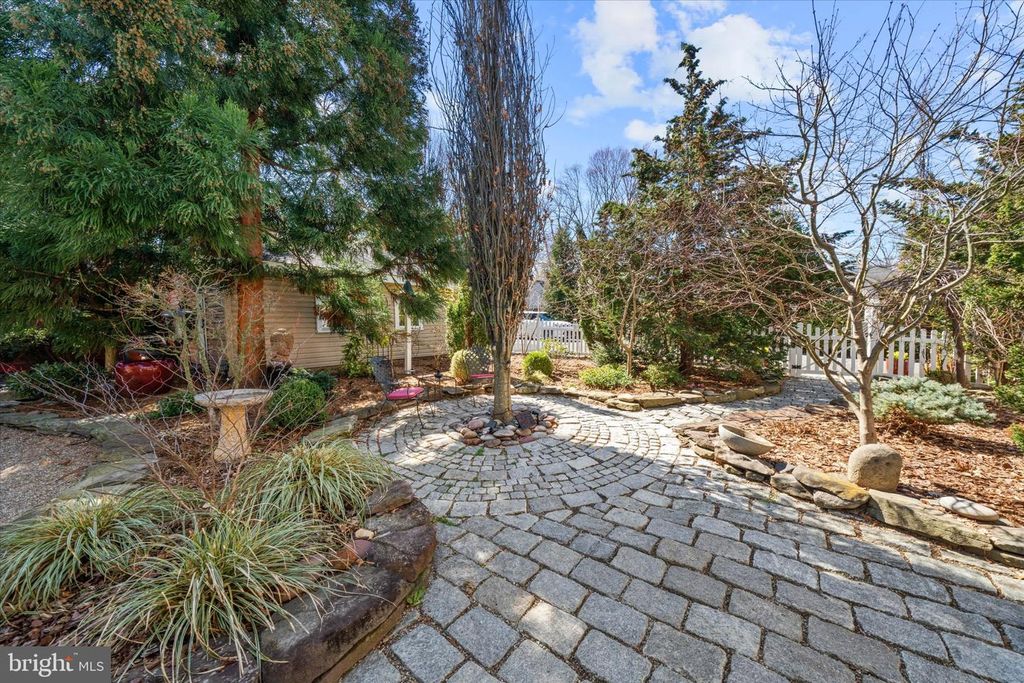 Image 46 of property listing at 2302 FOULK RD, Wilmington, DE 19810